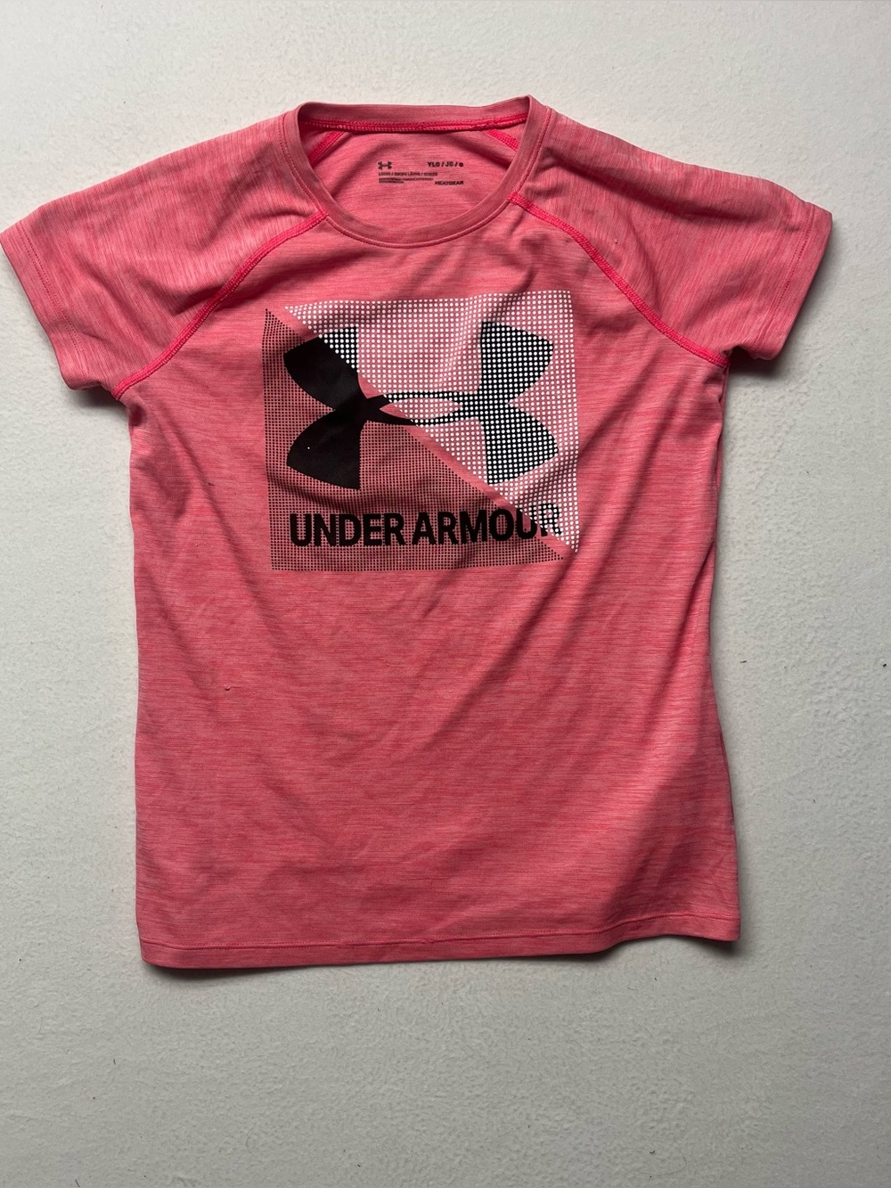 Under Armour Women's Regular Size L Pink Striped Athletic Cropped T-Shirt Loose